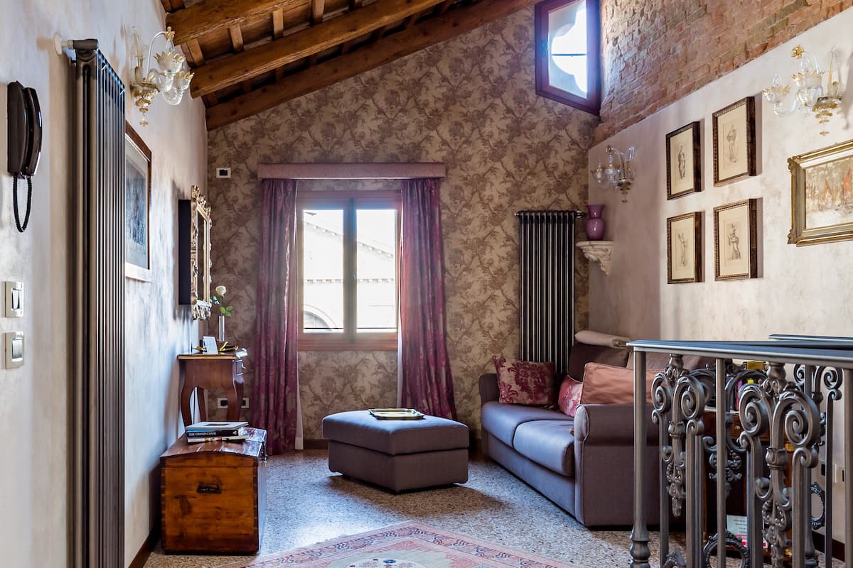 Air bnb in Venice with a canal view